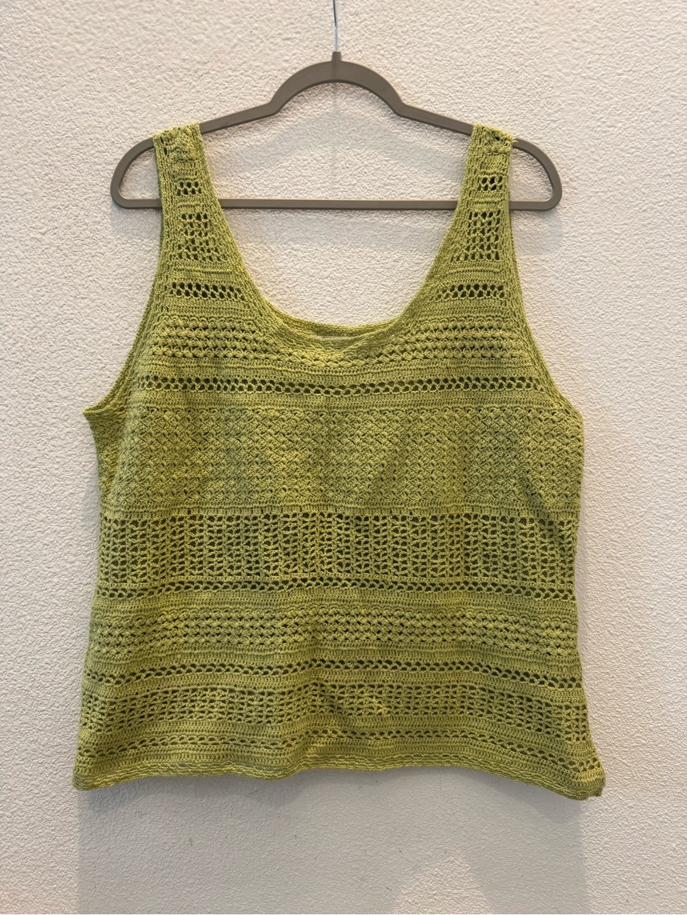 White Stag olive green open-knit crochet tank top w/ scoop neck